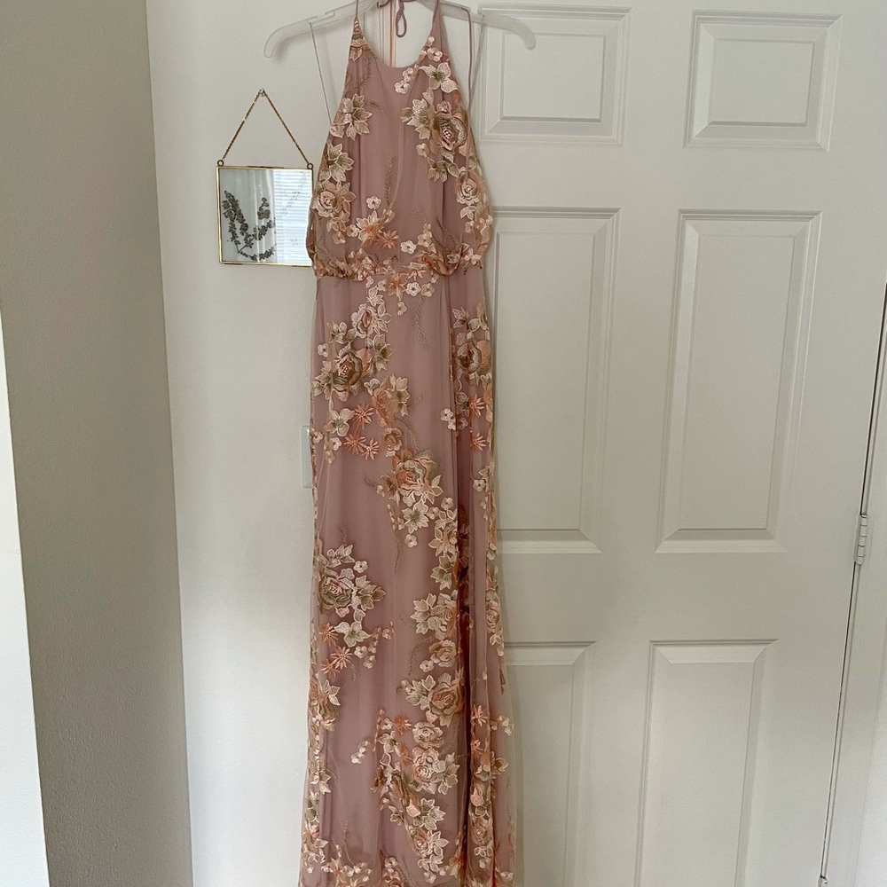 Absolutely gorgeous blush gown w/ floral appliqué